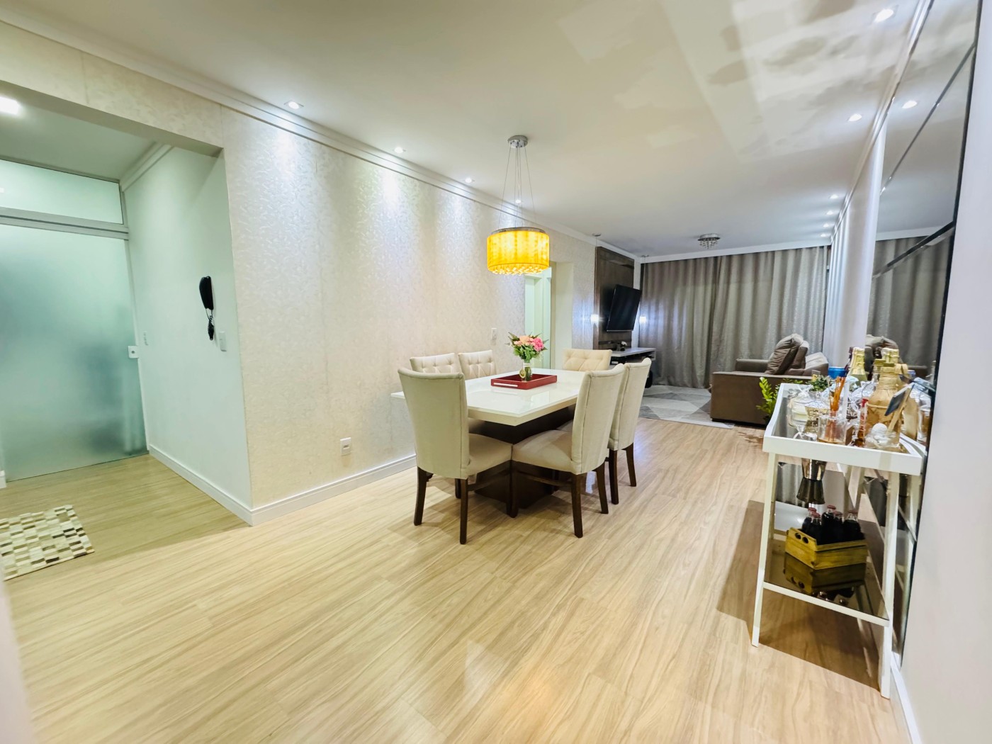 Apartamento para Venda em Blumenau, Garcia, 2 dormitórios, 1 suíte, 2 banheiros, 1 vaga - foto 1