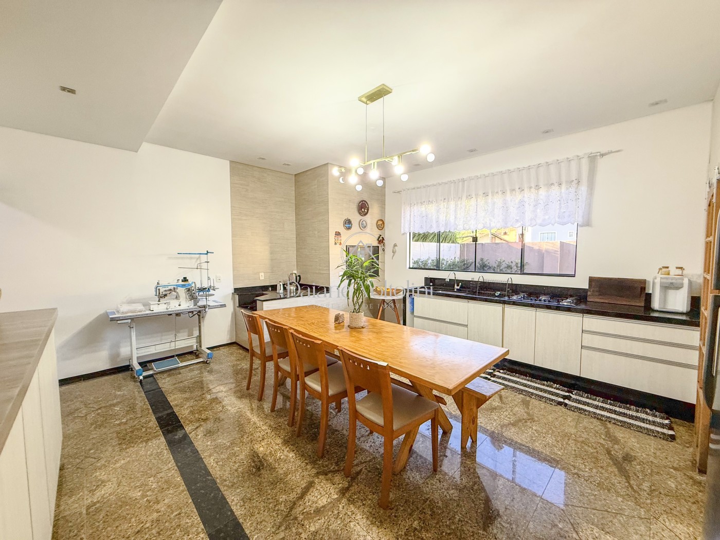 Casa para Venda em Blumenau, Glória, 3 dormitórios, 1 suíte, 3 banheiros, 2 vagas — foto 2