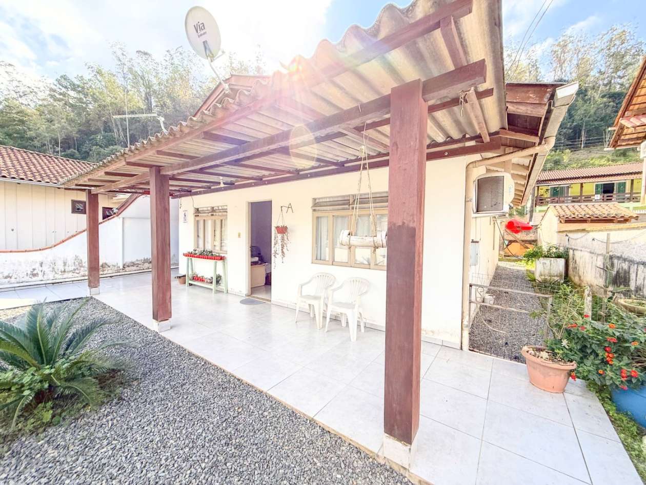 Casa para Venda em Blumenau, Glória, 2 dormitórios, 1 banheiro, 2 vagas — foto 2