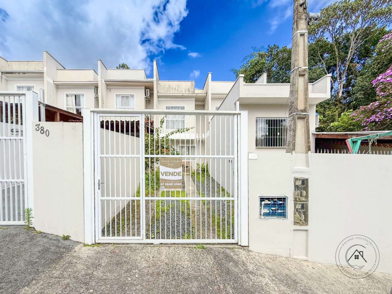 Casa para Venda em Blumenau, Garcia, 2 dormitórios, 2 banheiros, 2 vagas - foto 1