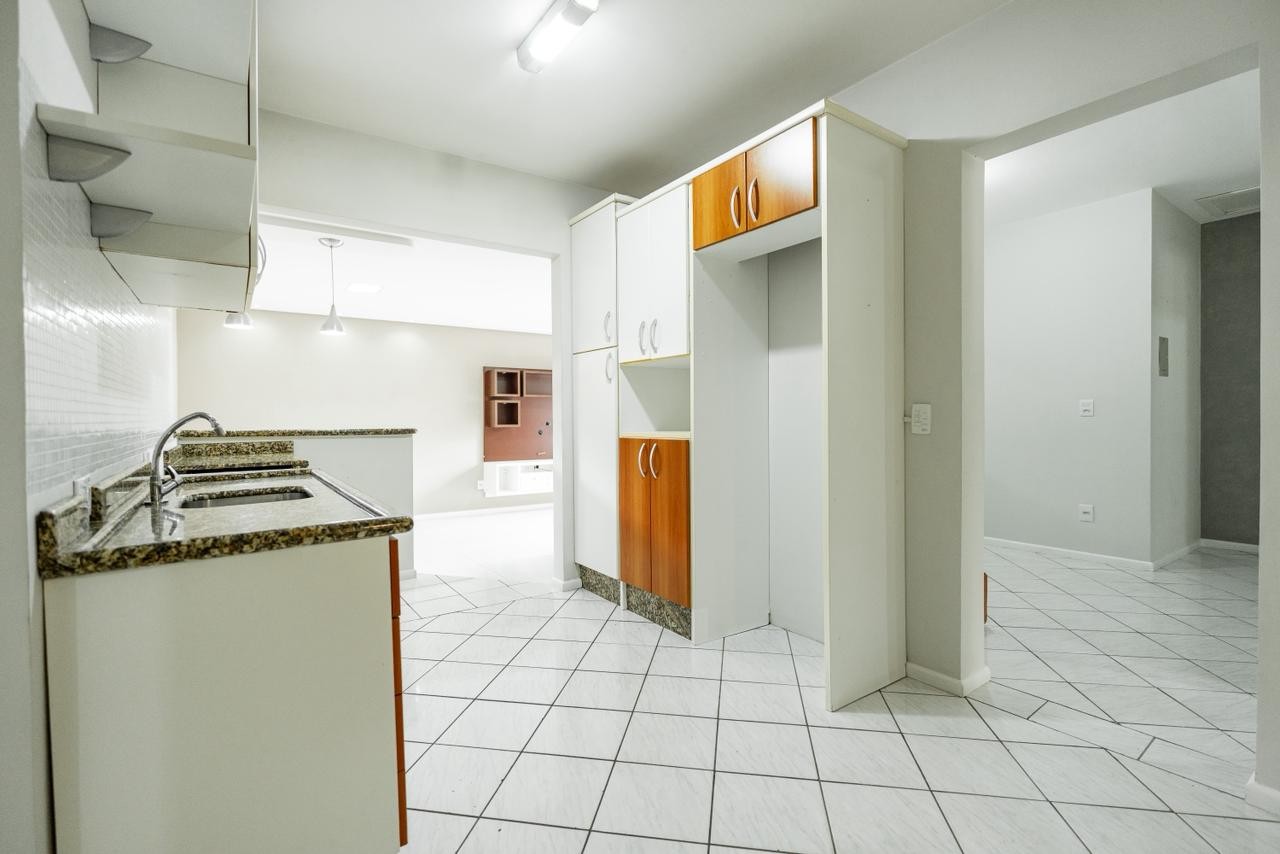 Casa para Venda em Blumenau, Velha Central, 4 dormitórios, 1 suíte, 3 banheiros, 4 vagas — foto 3